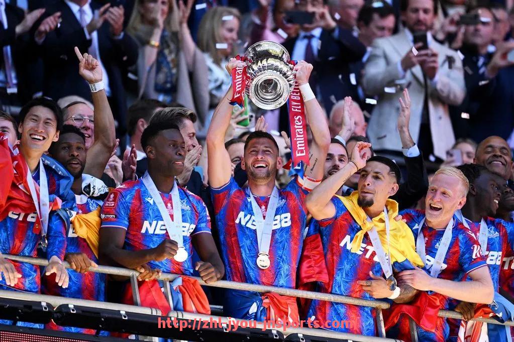 jiuyou九游娱乐-英超正版球衣多少钱？不同版本价格差异分析